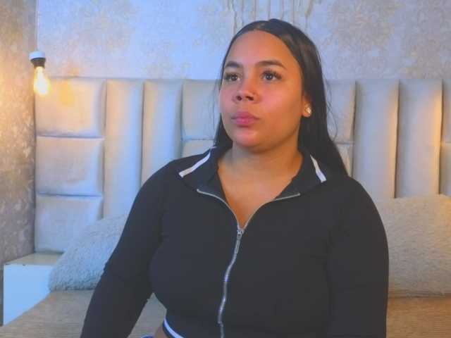 emilyqueen3xx live cam on BongaCams