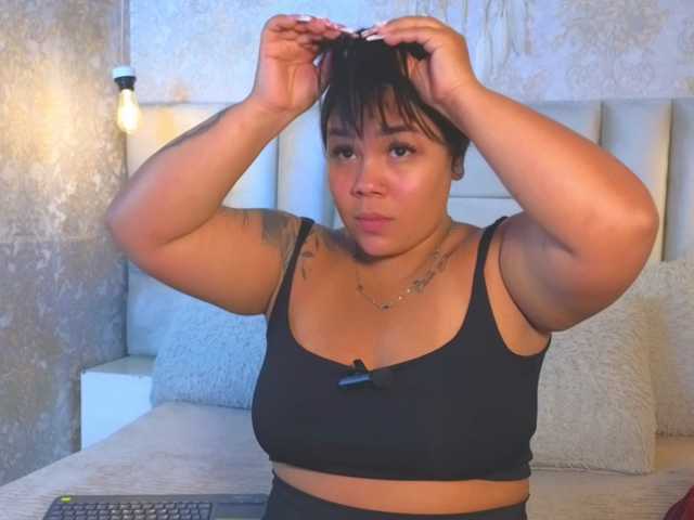 emilyqueen3xx live cam on BongaCams