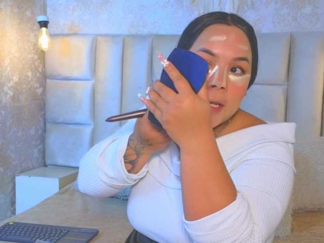 emilyqueen3xx live cam on BongaCams