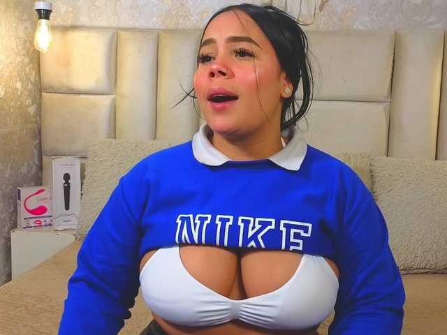 EmilyQueen3xx webcam