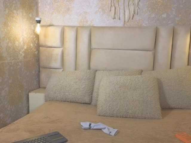 emilyqueen3xx live cam on BongaCams