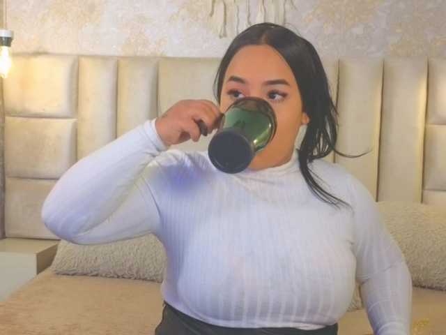 emilyqueen3xx live cam on BongaCams