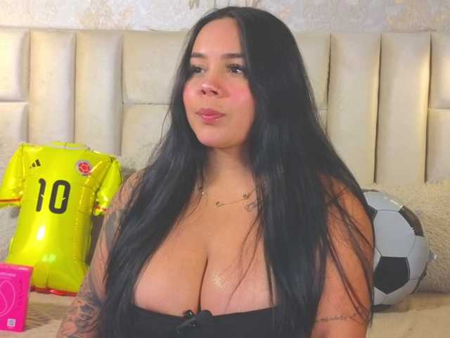 emilyqueen3xx live cam on BongaCams