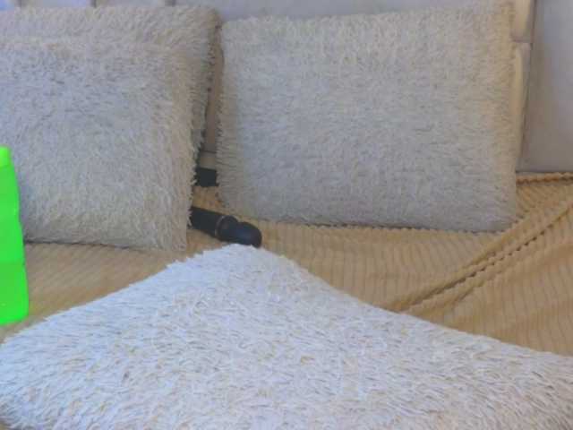 emilyqueen3xx live cam on BongaCams