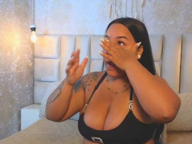 emilyqueen3xx live cam on BongaCams