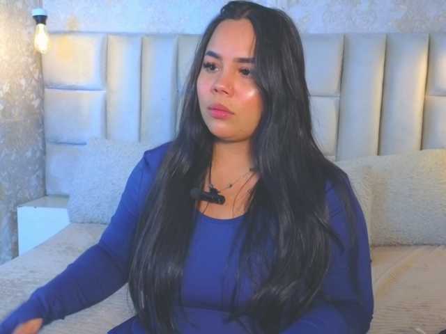 emilyqueen3xx live cam on BongaCams