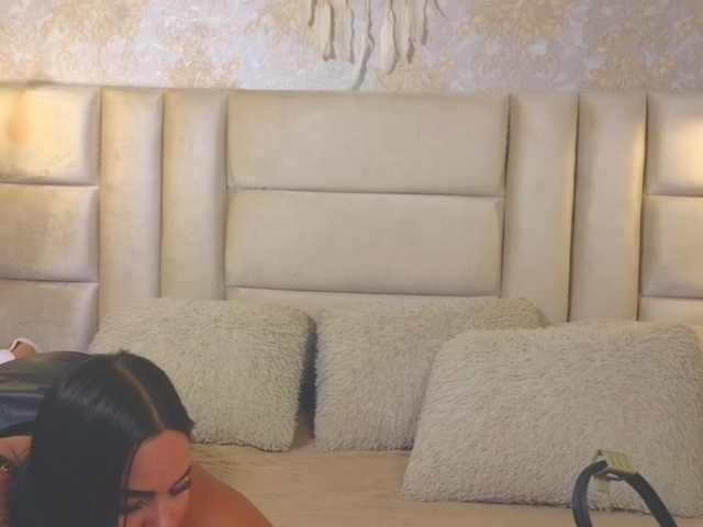 emilyqueen3xx live cam on BongaCams