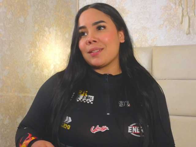 emilyqueen3xx live cam on BongaCams