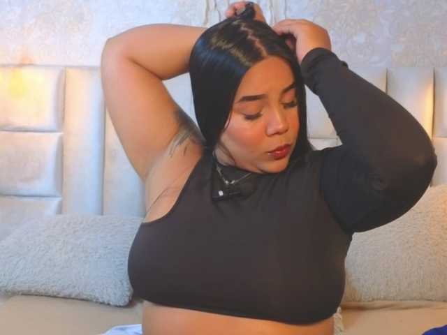 emilyqueen3xx live cam on BongaCams