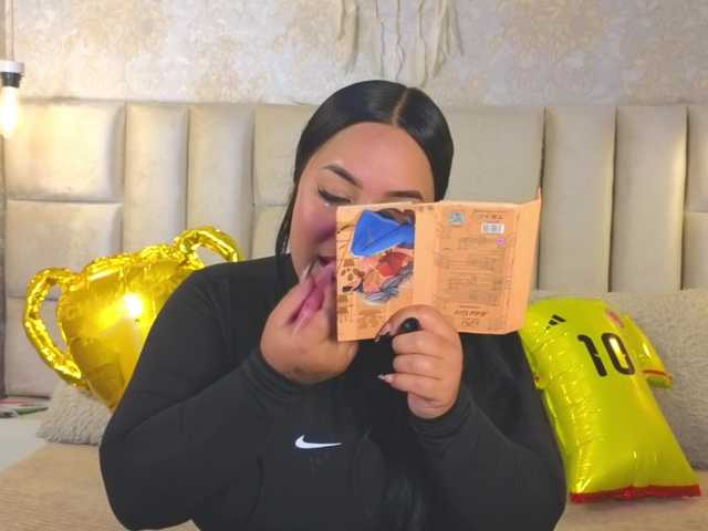 emilyqueen3xx Live Cam on BongaCams