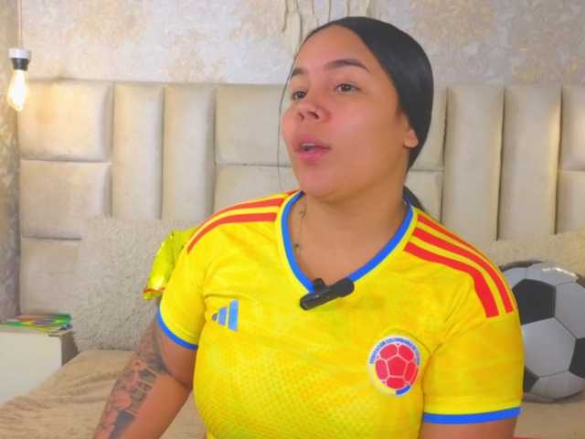 emilyqueen3xx live cam on BongaCams