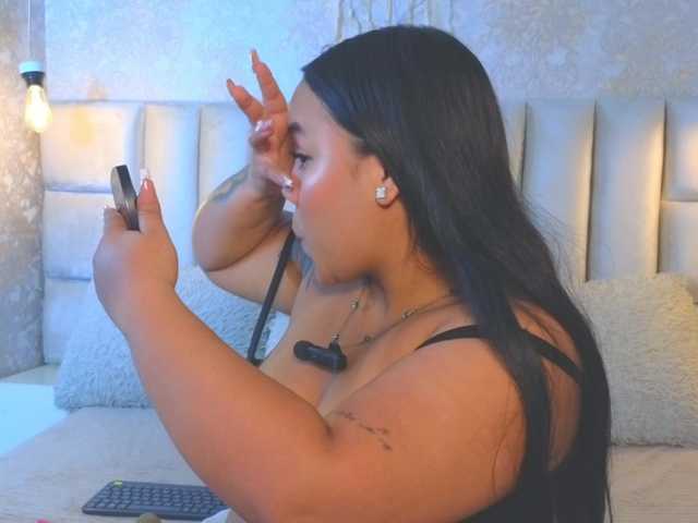 emilyqueen3xx live cam on BongaCams