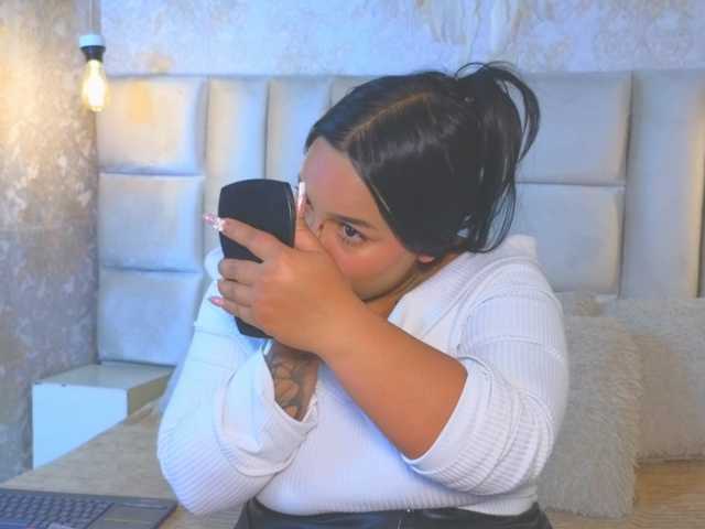 emilyqueen3xx live cam on BongaCams