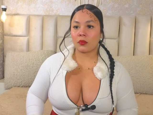 emilyqueen3xx live cam on BongaCams