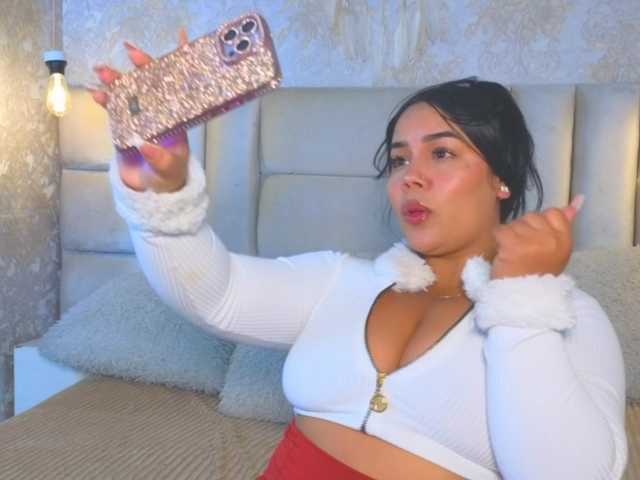 emilyqueen3xx live cam on BongaCams