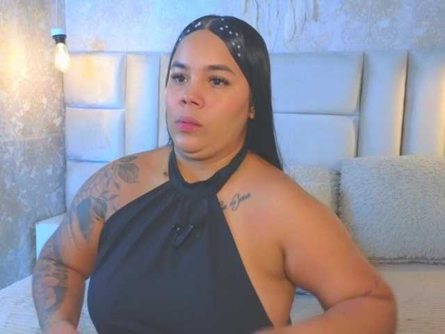 emilyqueen3xx live cam on BongaCams