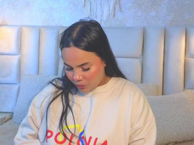 emilyqueen3xx live cam on BongaCams