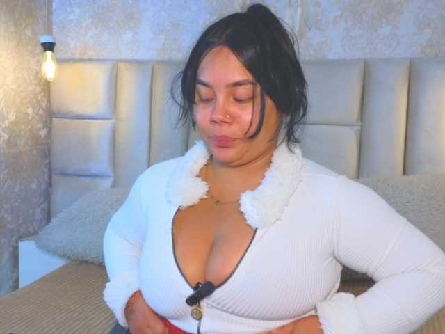 emilyqueen3xx live cam on BongaCams