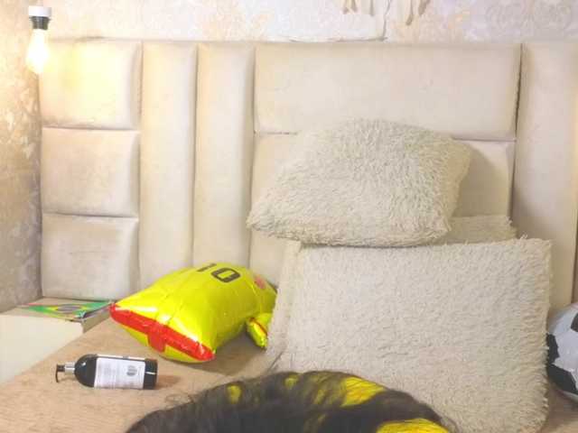 emilyqueen3xx live cam on BongaCams