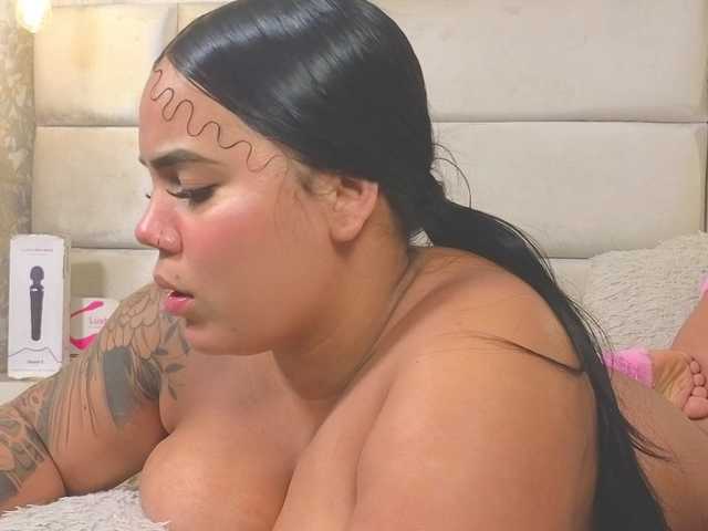 le modèle EmilyQueen3xx est en webcam porno dans un show sur le site bongacams, il possède les tags suivants: White/Caucasian,Brunette,Trimmed