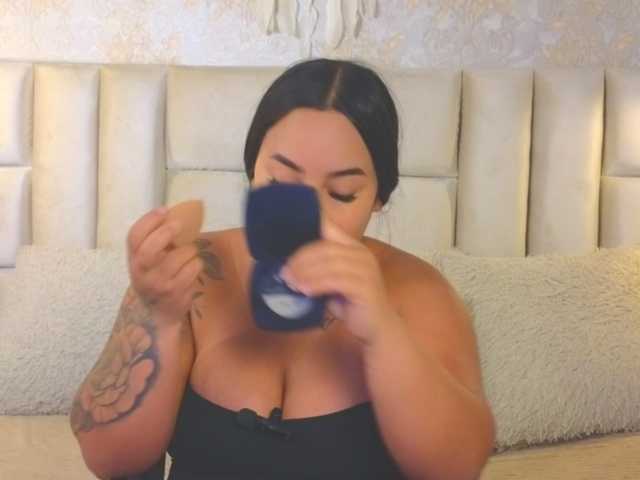 emilyqueen3xx live cam on BongaCams