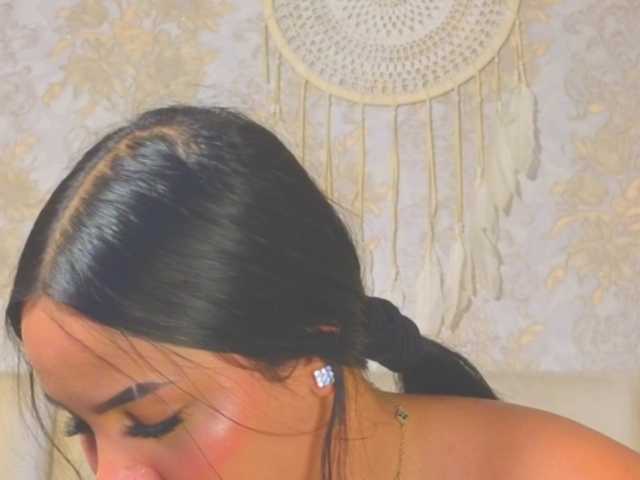 emilyqueen3xx live cam on BongaCams