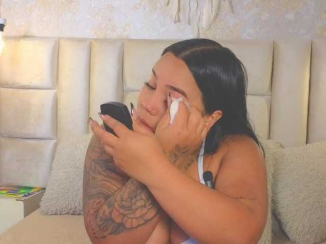 emilyqueen3xx live cam on BongaCams