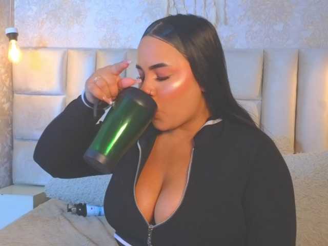 emilyqueen3xx live cam on BongaCams