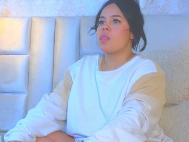 emilyqueen3xx live cam on BongaCams