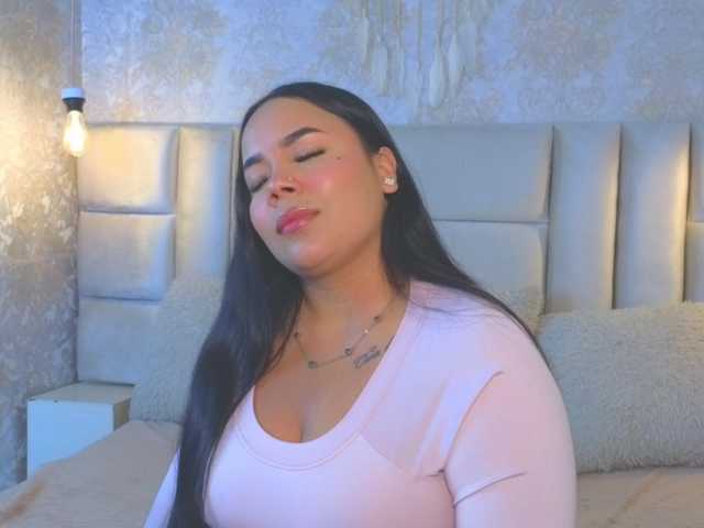 emilyqueen3xx live cam on BongaCams