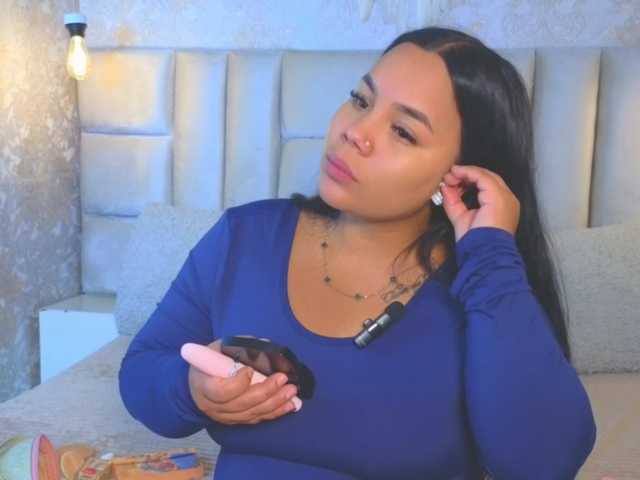 emilyqueen3xx live cam on BongaCams