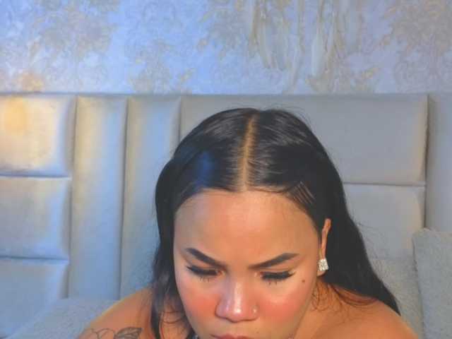 emilyqueen3xx, live now on BongaCams