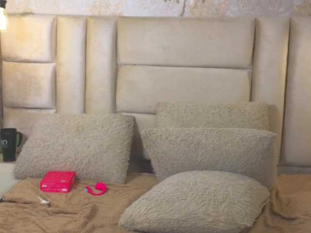 emilyqueen3xx live cam on BongaCams