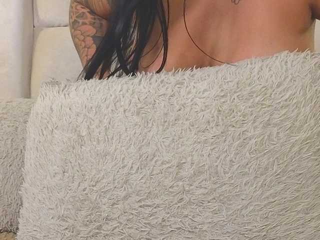 EmilyQueen3xx webcam