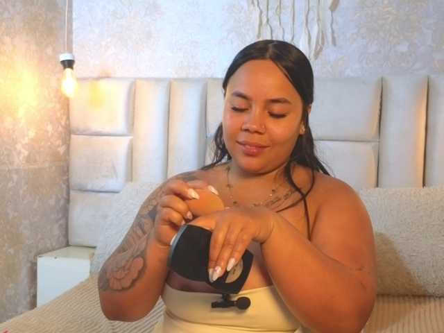 emilyqueen3xx live cam on BongaCams