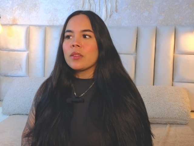 emilyqueen3xx live cam on BongaCams