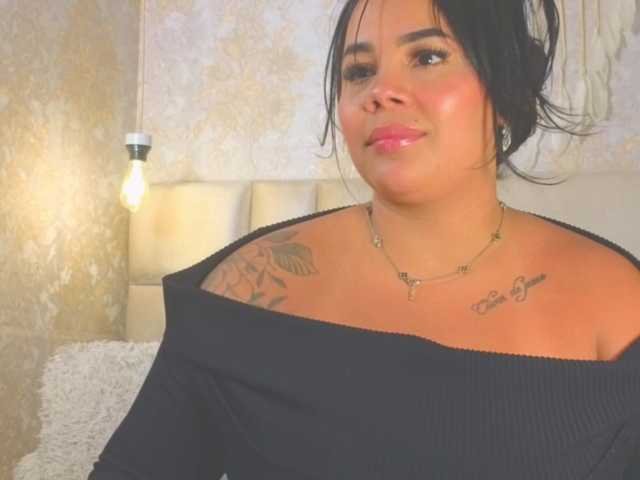 emilyqueen3xx live cam pe BongaCams