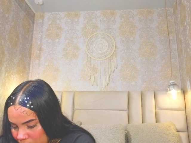emilyqueen3xx live cam on BongaCams