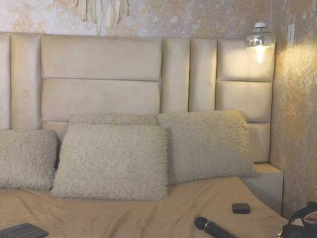 emilyqueen3xx live cam on BongaCams