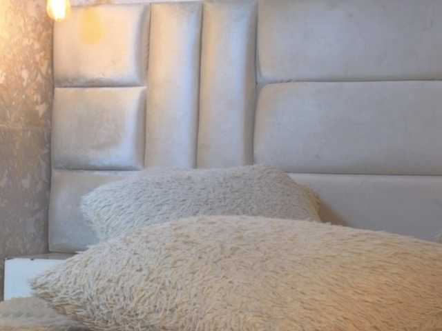emilyqueen3xx live cam on BongaCams
