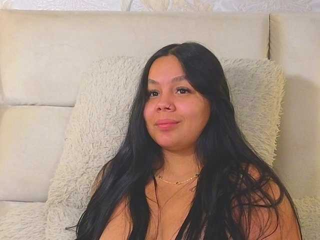 emilyqueen3xx live cam on BongaCams