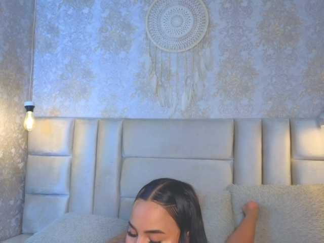 emilyqueen3xx live cam on BongaCams