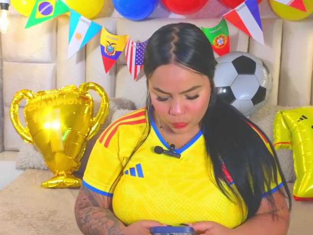 emilyqueen3xx live cam on BongaCams