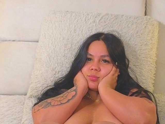 emilyqueen3xx live cam on BongaCams