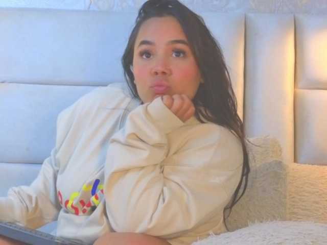 emilyqueen3xx live cam on BongaCams