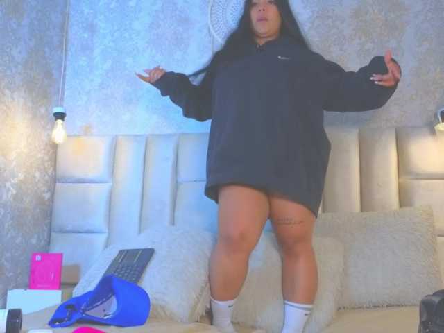emilyqueen3xx live cam on BongaCams