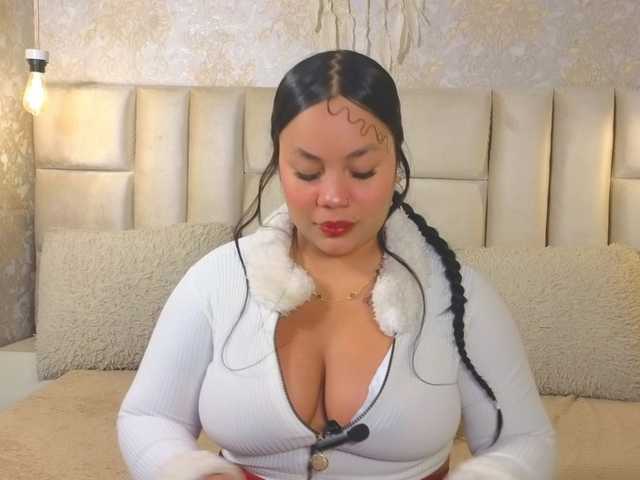 emilyqueen3xx live cam on BongaCams