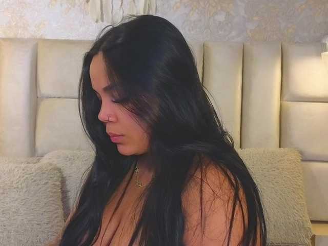 emilyqueen3xx live cam on BongaCams