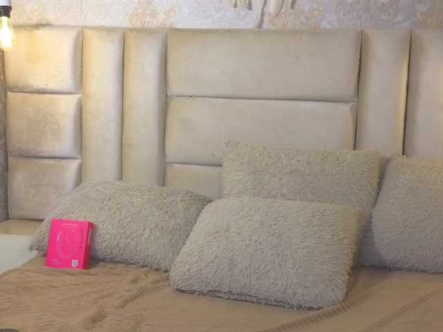emilyqueen3xx live cam on BongaCams