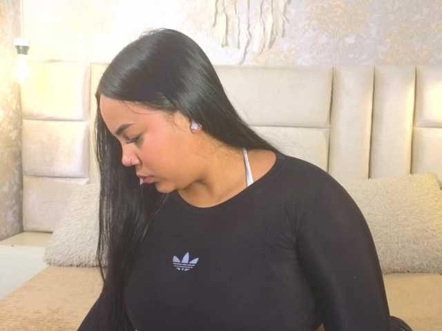emilyqueen3xx live cam on BongaCams